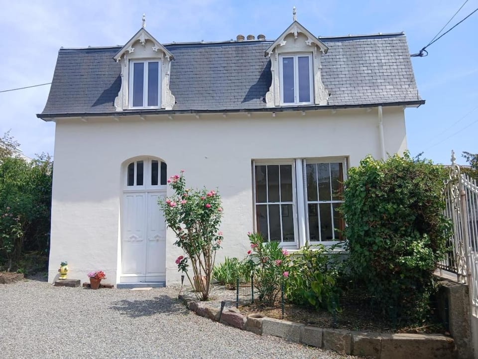 Charming 2-bedroom cottage in the heart of Mauron Apartment in Paimpont