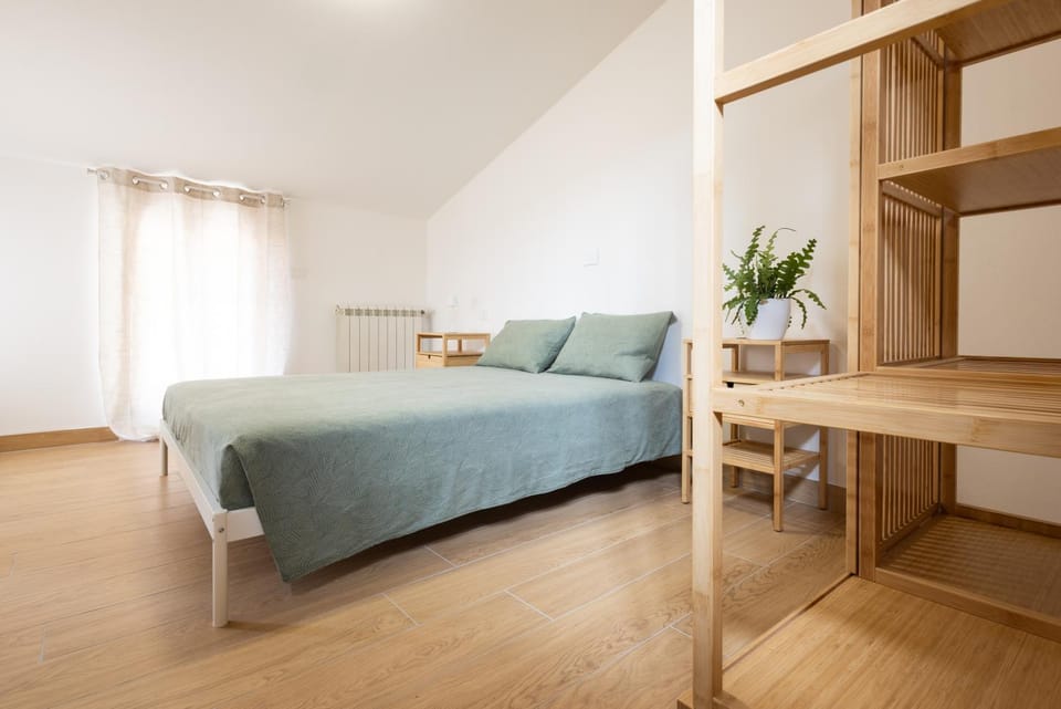 Bed, Living room, Photo of the whole room, Seating area, Dining area, Bedroom, wardrobe