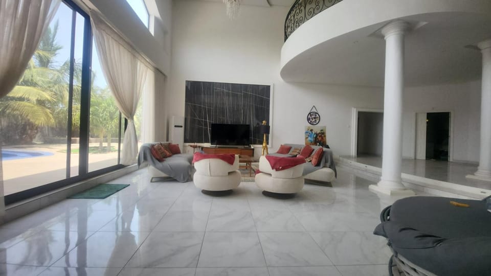 Villa Prestige - Piscine & Jacuzzi - Proche Saly Villa in Thiès Region, Senegal