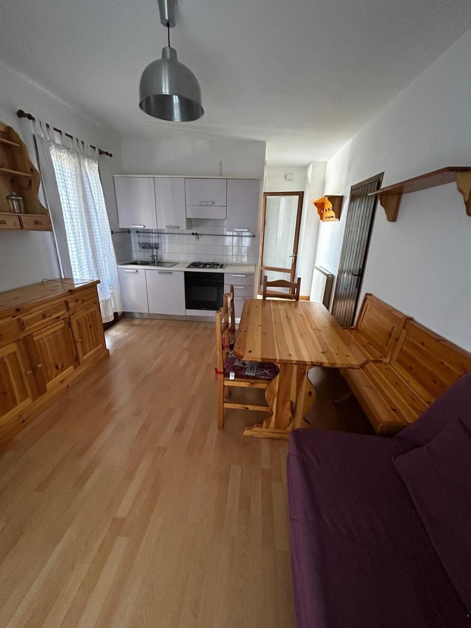 Kitchen or kitchenette, Seating area