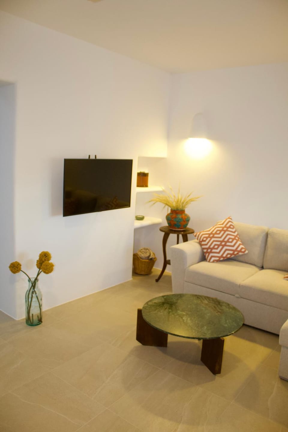 Communal lounge/ TV room, TV and multimedia, Living room