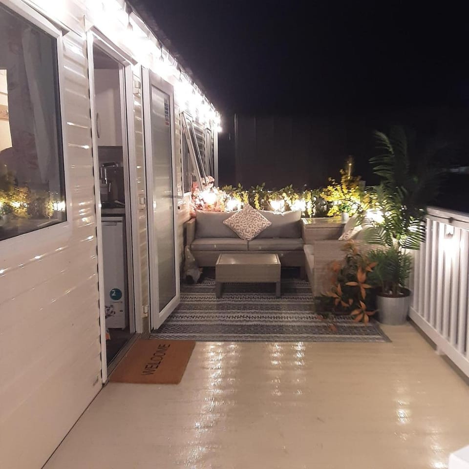 Night, Balcony/Terrace, Seating area