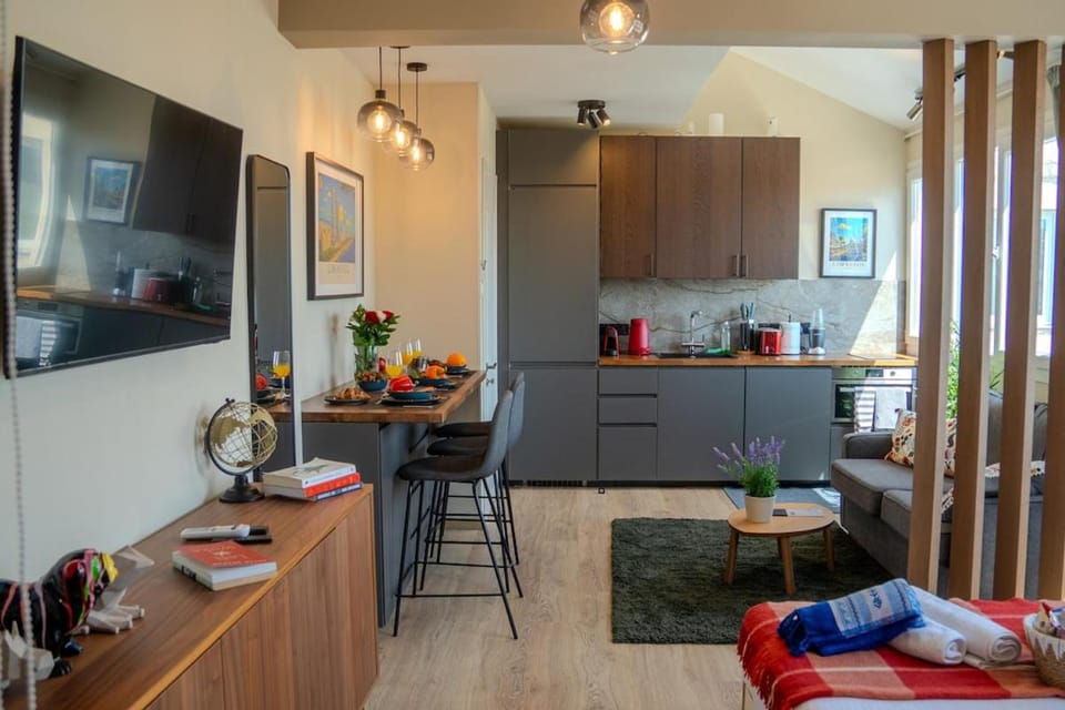 Beautiful Loft Studio with Sea Access Apartment in Limassol City