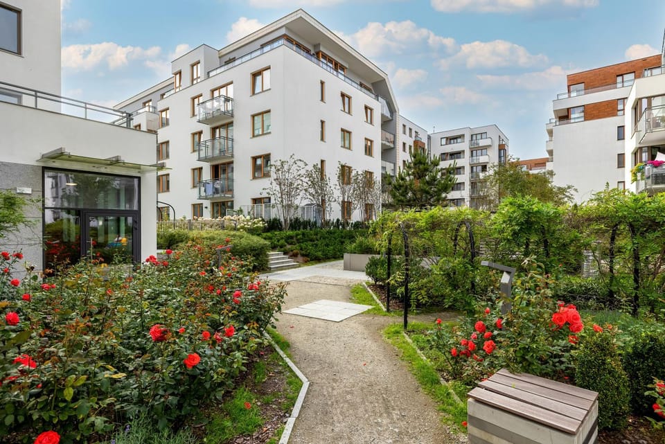 Property building, Day, Neighbourhood