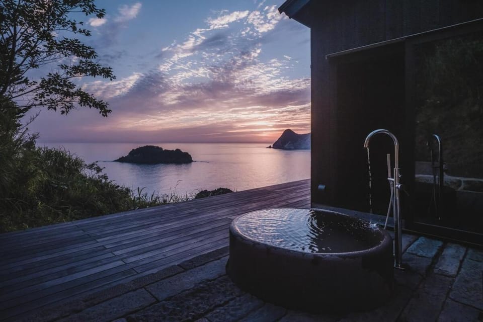 Natural landscape, Hot Tub, Sea view, Sunset