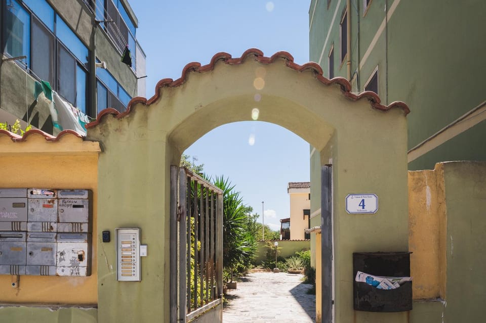 Property building, Day, Neighbourhood, Street view