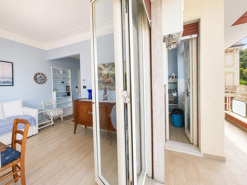 Hostdomus - Panoramic Suite Apartment in Bordighera