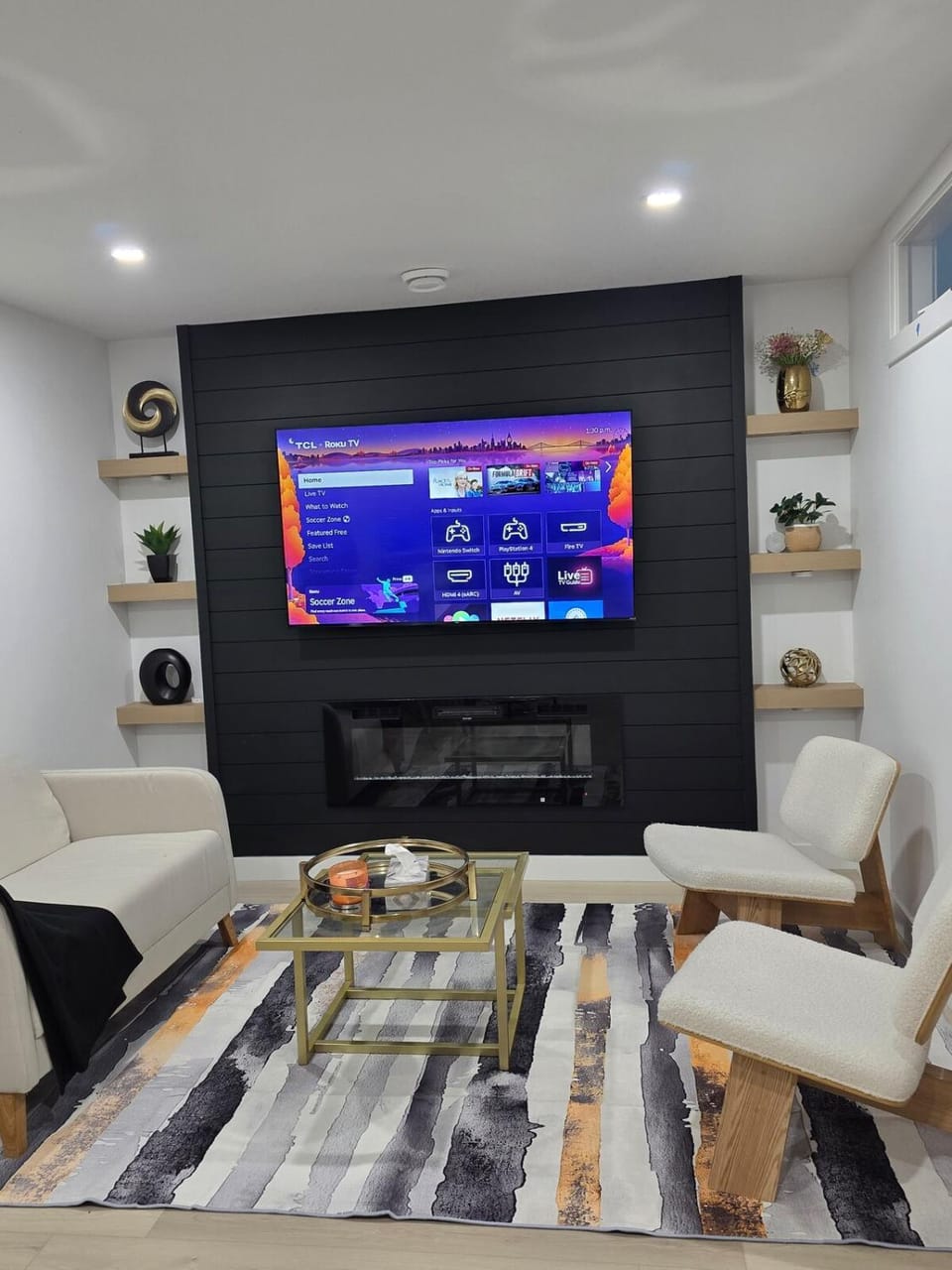 TV and multimedia, Living room, Seating area, Evening entertainment