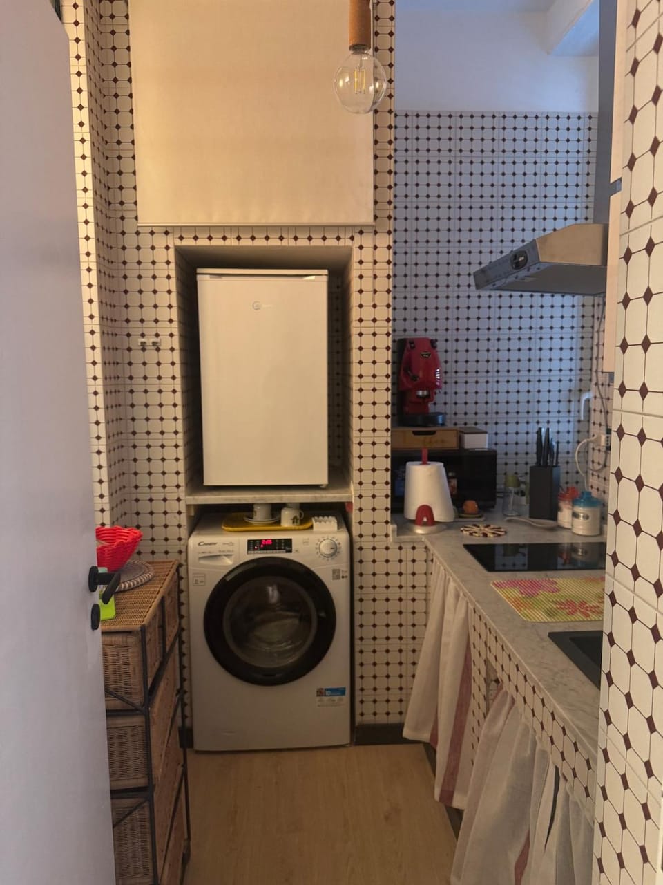 Kitchen or kitchenette, washing machine