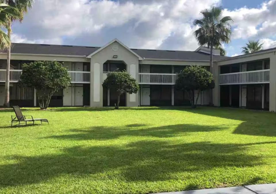 Lyrios Vacation Rentals - Legacy Apartment hotel in Osceola County