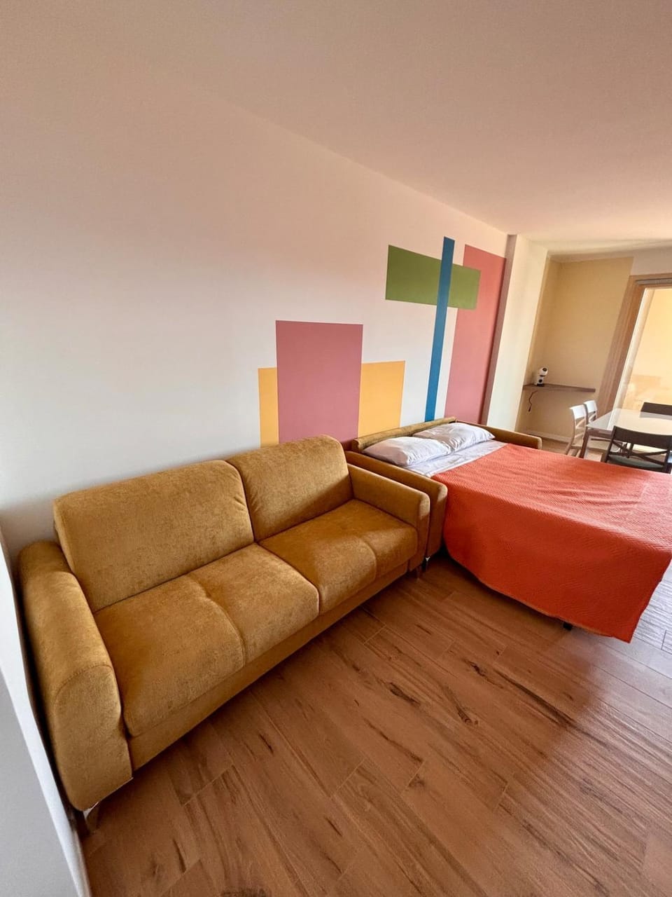 Color House Apartment in Montesilvano