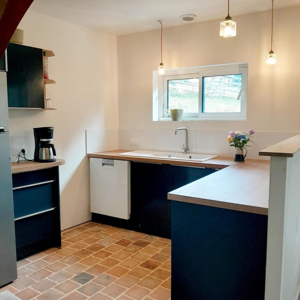 Le Pressoir, a characterful cottage in Normandy House in Normandy