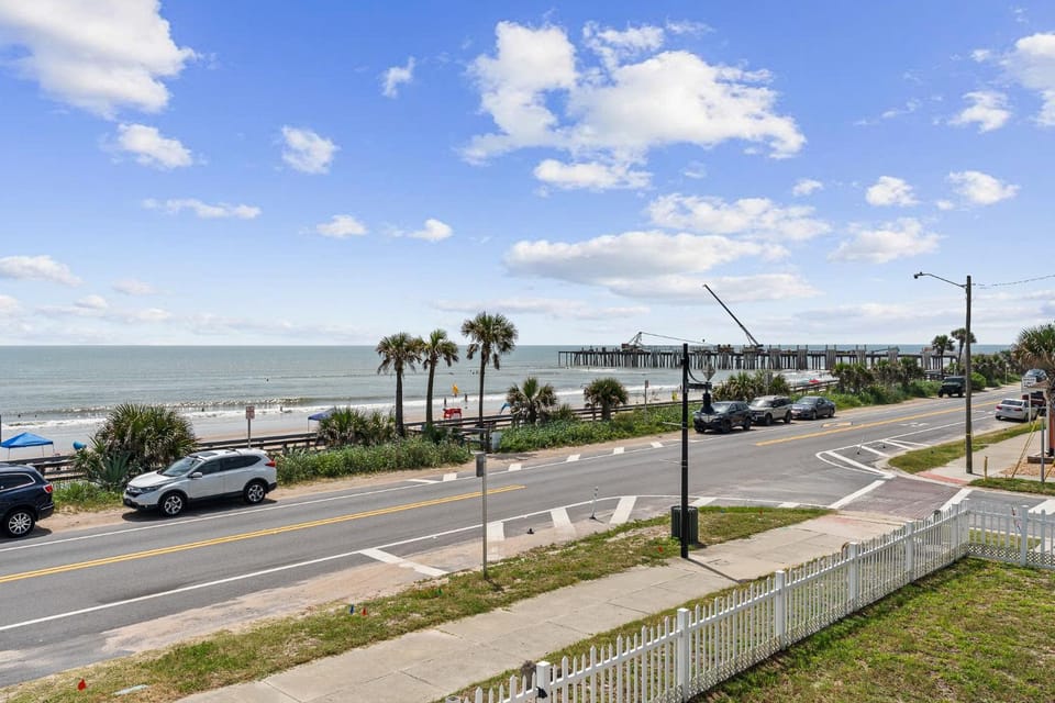 Flagler Beach Ocean View Home Wraparound Balcony, Beach Access, Sleeps 8, Walk to Shore House in Flagler Beach
