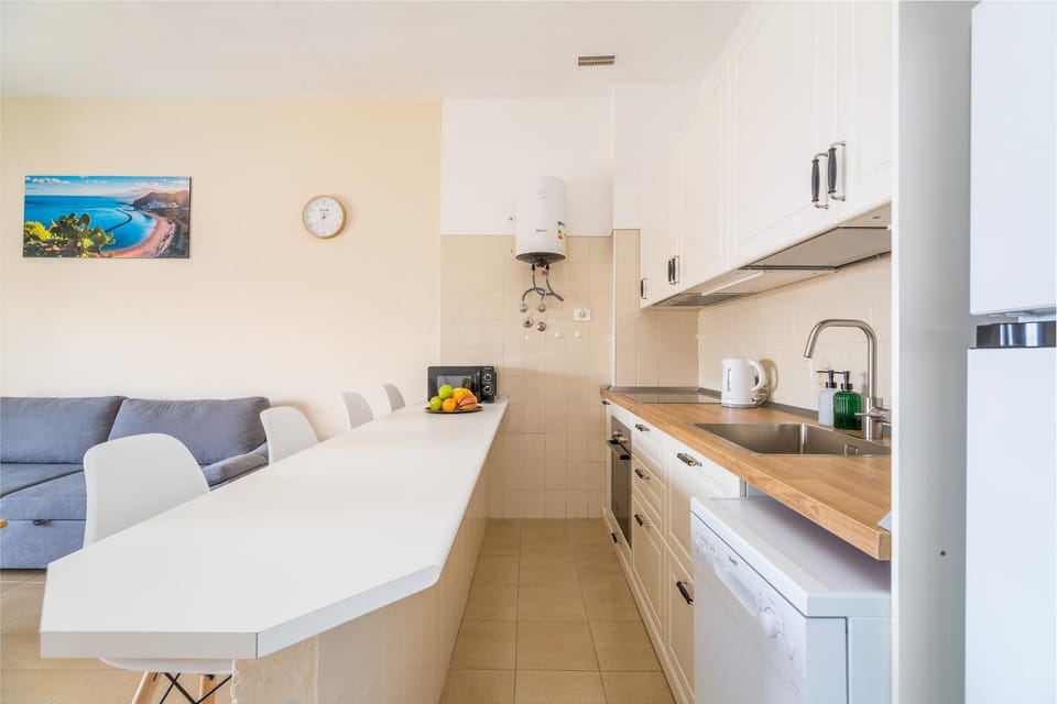 Kitchen or kitchenette, Living room