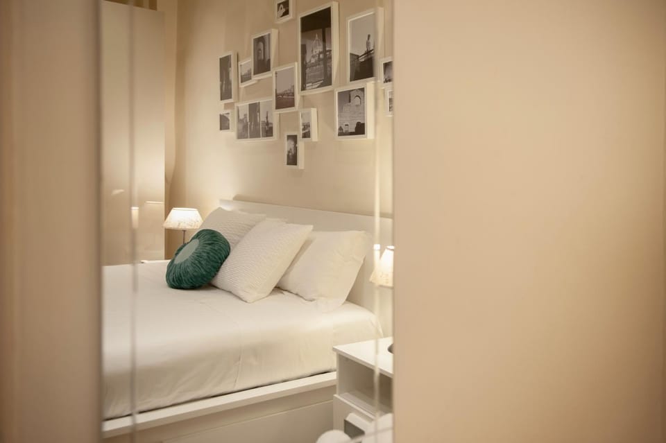 Bed, Photo of the whole room, Bedroom, bunk bed