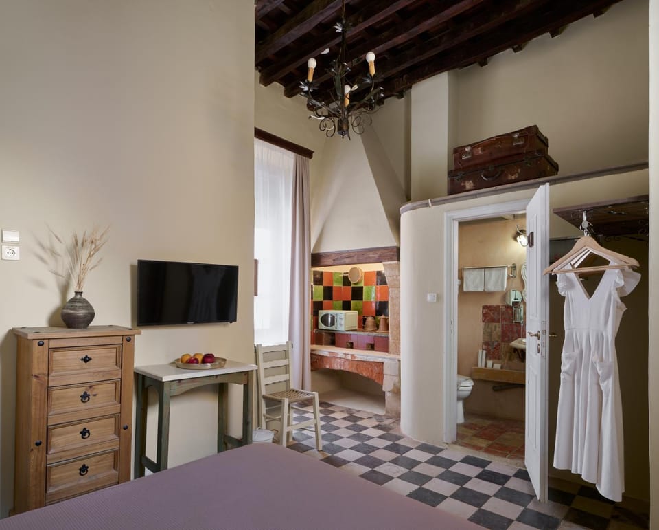 TV and multimedia, Photo of the whole room, wardrobe