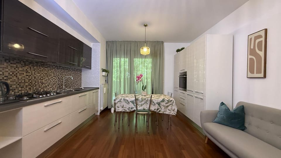 Kitchen or kitchenette, Living room, Seating area, stove