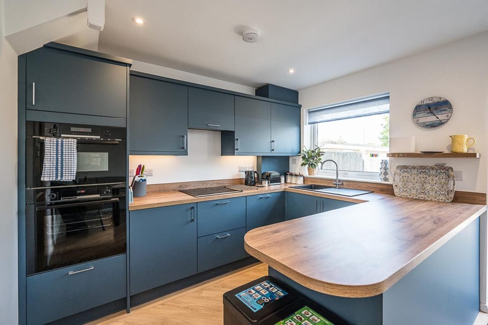 3 Sea View Walk, Pakefield House in Lowestoft