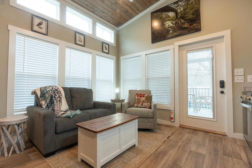 Owl Nest River Luxury Tiny Home on River Villa in Bryson City