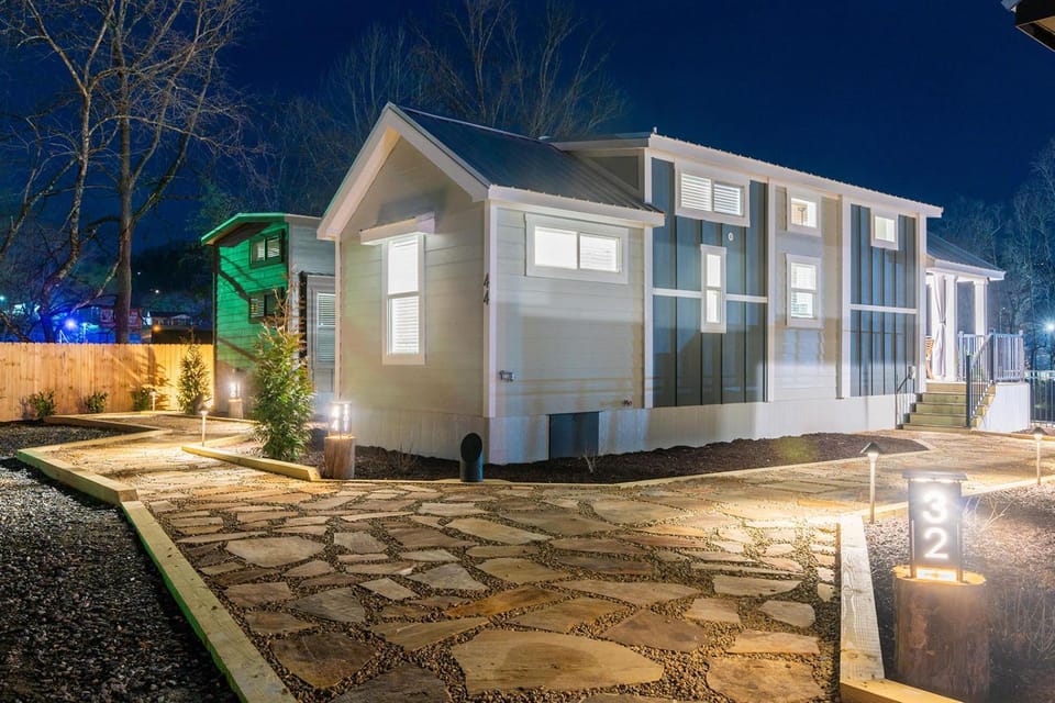 Trout River Tiny Luxury Living with River Views Villa in Bryson City