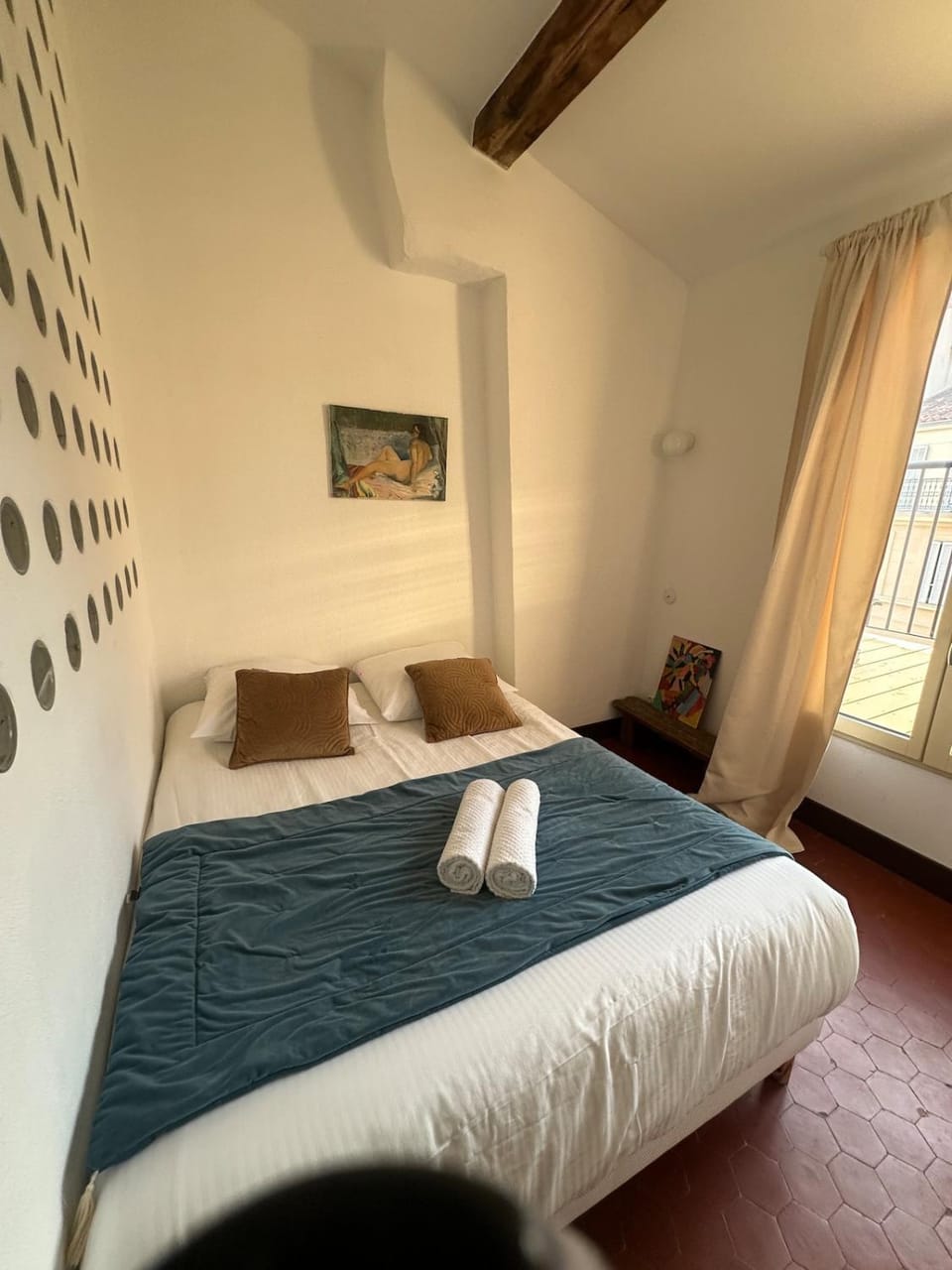 Bed, Bedroom, towels