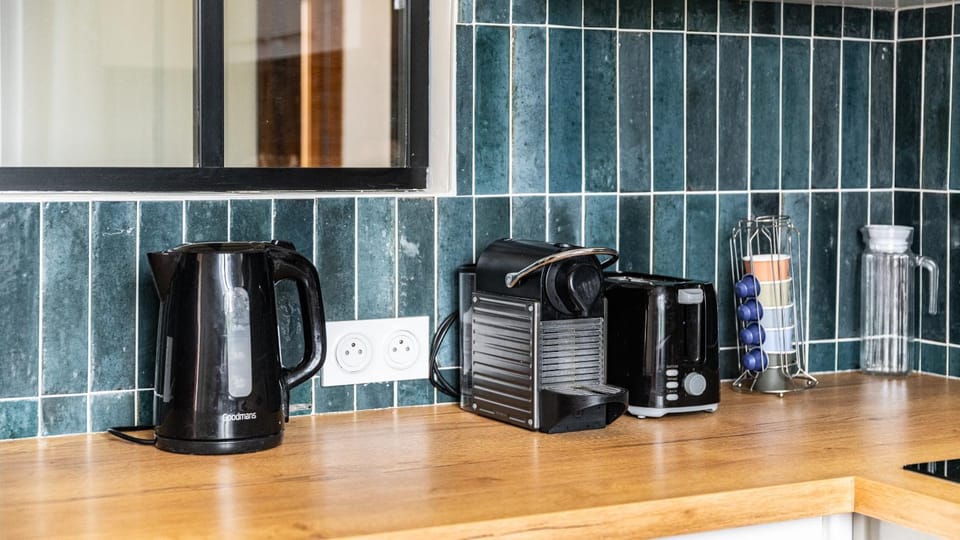 Coffee/tea facilities, kitchen