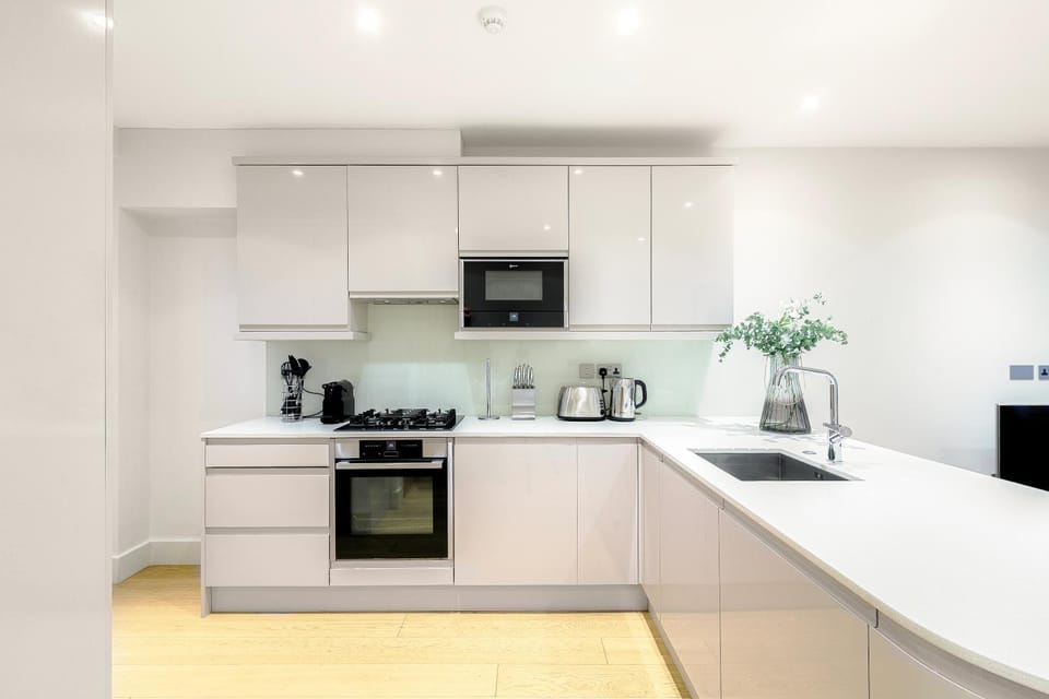 Modern 3 Bedroom Near Oxford Circus Apartment in London Borough of Islington