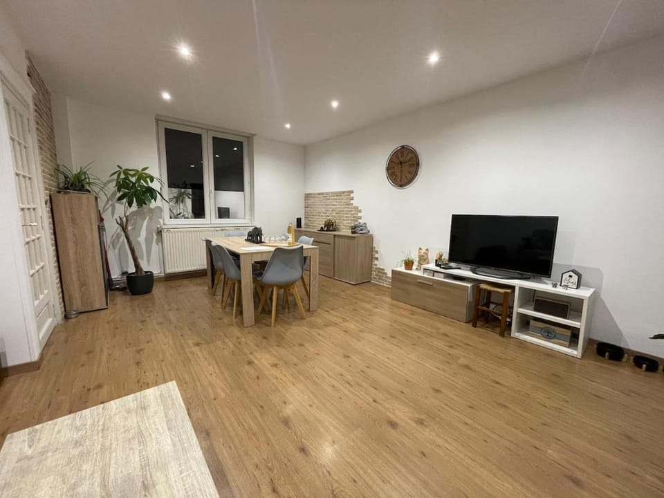 TV and multimedia, Living room, Seating area