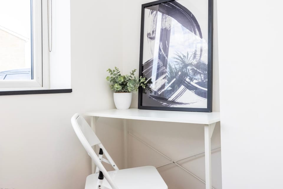 Exquisite 6 Bedroom all Ensuite Home Apartment in Grays