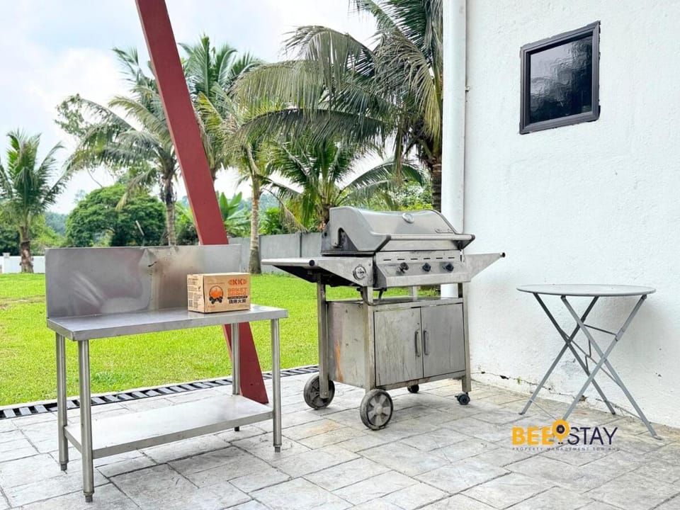 Private Villa Bidor Beestay BBQ, Pool, Karaoke 8-19PAX Villa in Perak