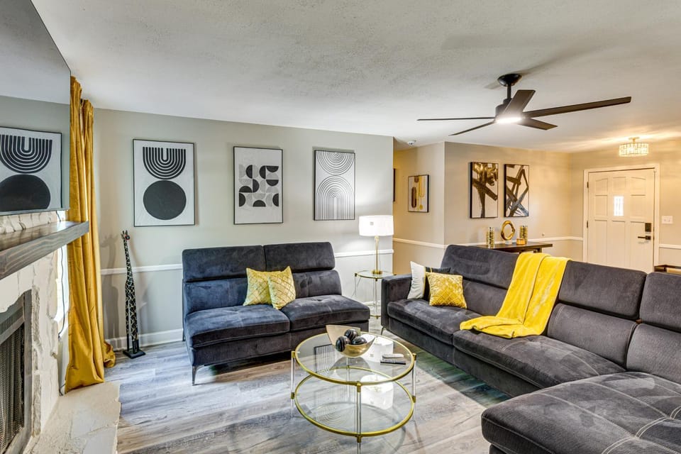 5 Mi to Dtwn Greenville! Getaway w/ Deck & Yard House in South Carolina