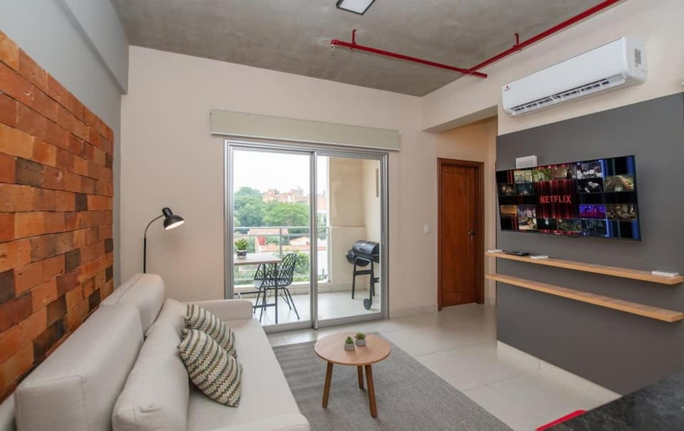 Asuncion Stylish Stay Balcony Grill & Parking Apartment in Asunción