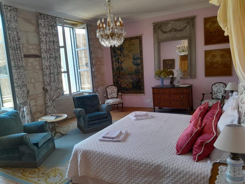 L'office Bed and Breakfast in Centre-Val de Loire