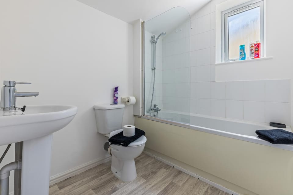Shower, Toilet, Bathroom