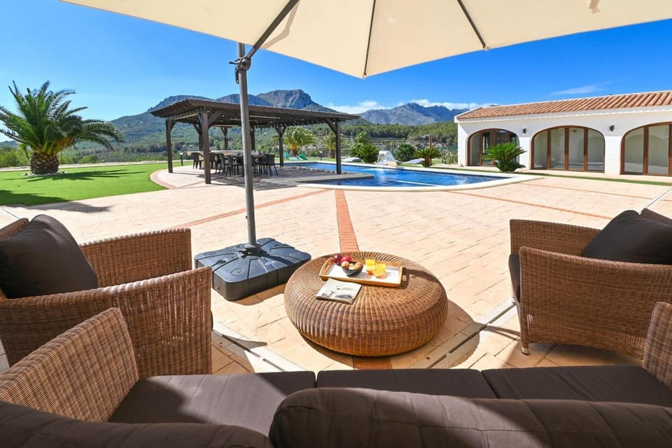 Property building, Balcony/Terrace, Living room, Swimming pool