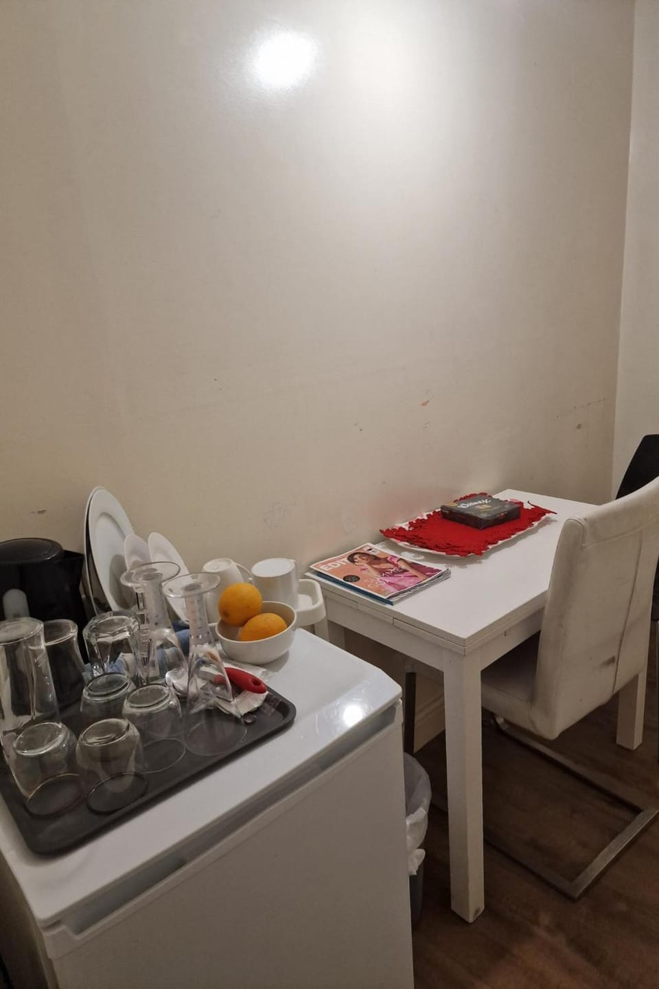 A room double bed 2 People with Hob and Fridge House in London