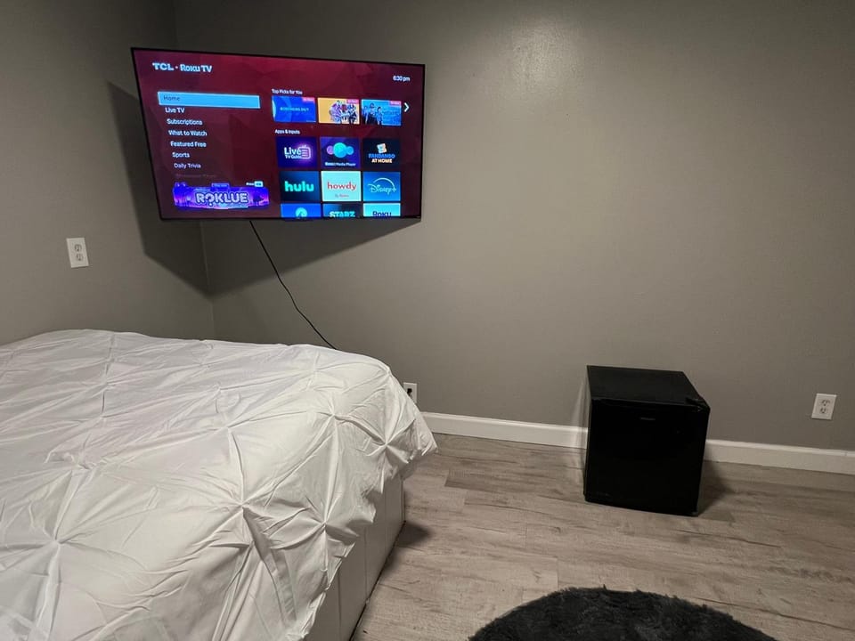 Jaydens Cozy Apartment Pets Welcome Close to Airport Apartment in Little Rock