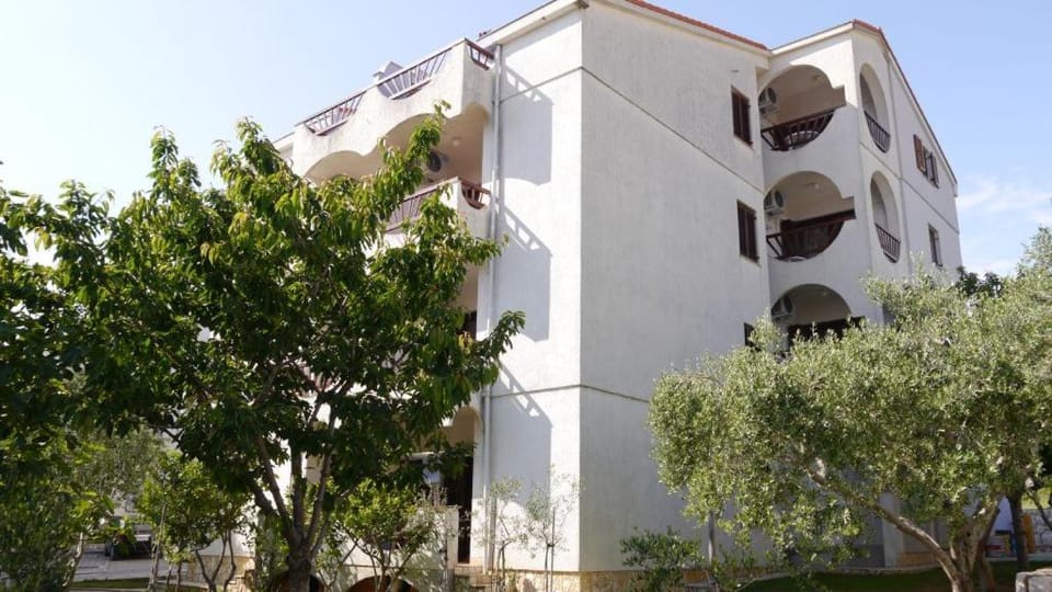 CC Yippy Apartments close to the Beach Apartment in Novalja