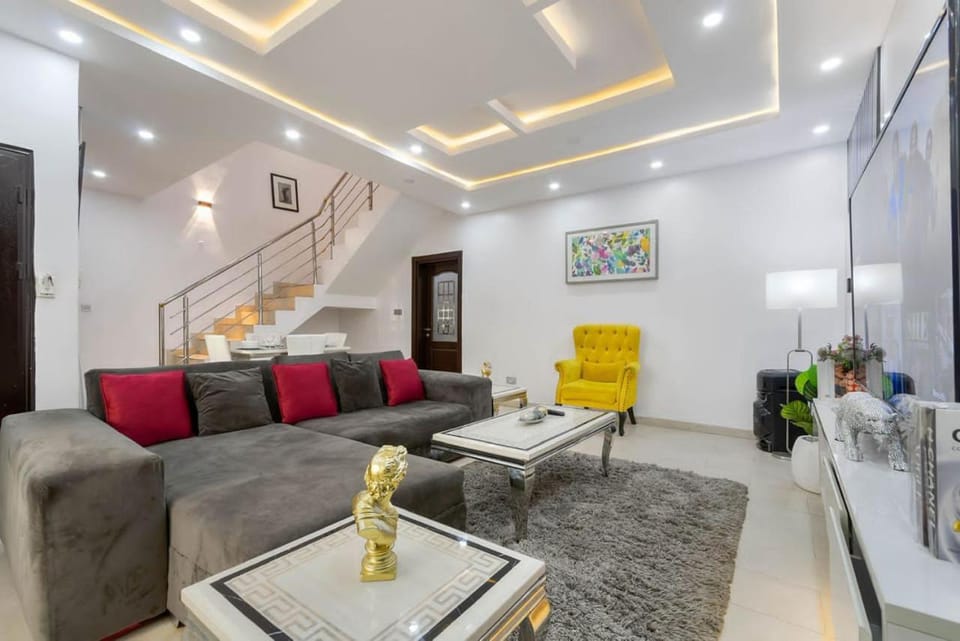 Ladiva Crystal Villa 3BR Luxury Home Lekki gardens Apartment in Lagos, Nigeria