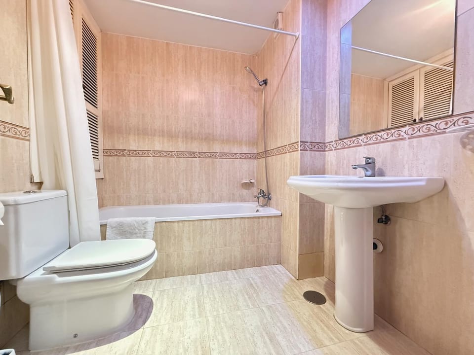 Bathroom, Bath