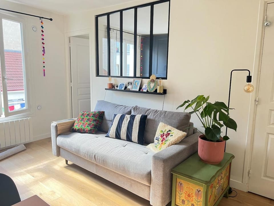 Appartement deux pièces métro pyrenées Apartment in Paris