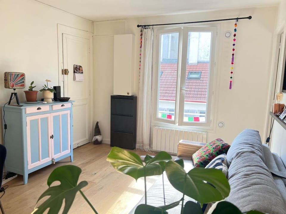 Appartement deux pièces métro pyrenées Apartment in Paris