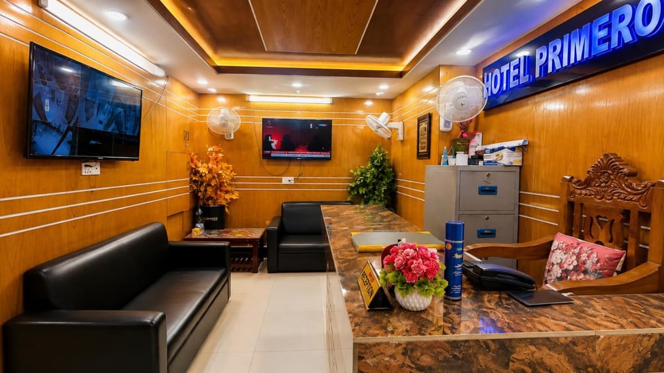 Communal lounge/ TV room, Lobby or reception, Seating area