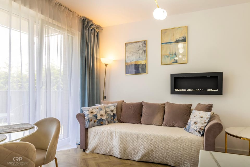 Apartament PLATINUM Osiedle Pogodne Wylotowa WEST Apartment in West Pomeranian Voivodeship, Poland