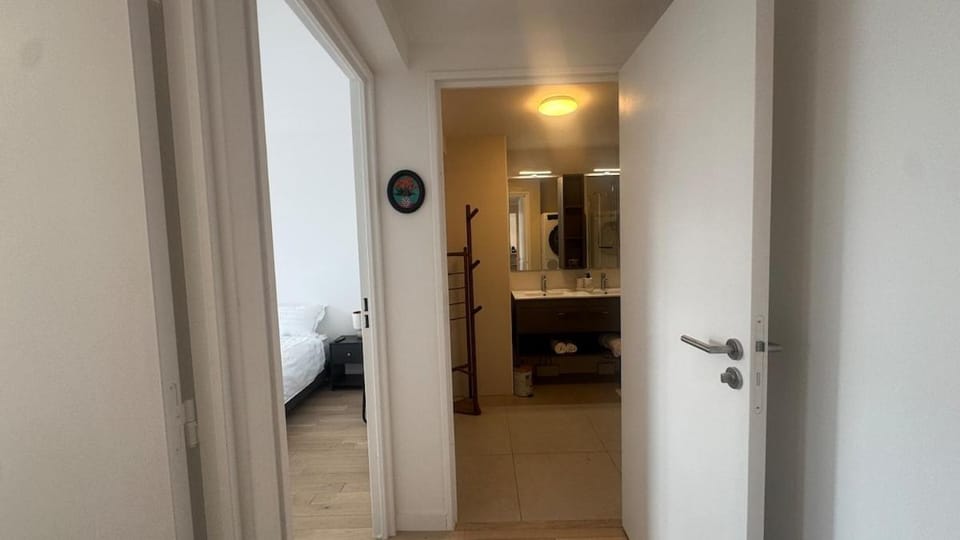 Moderne et calme 2 chambres Parking T6 Apartment in Île-de-France