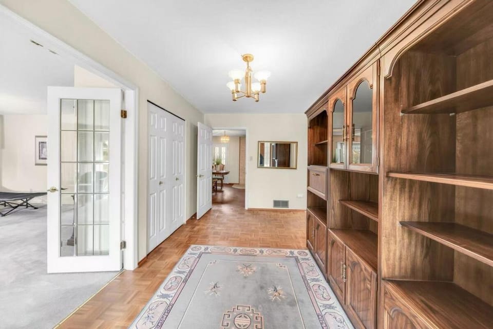 Spacious 6 bedroom cozy house near ferry House in Delta
