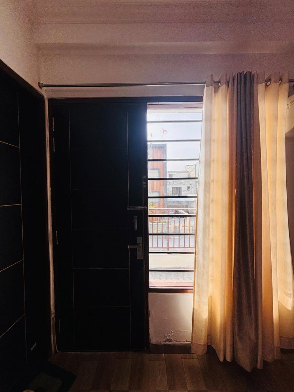 VisitorStayInn Studio Apartment near Prem Mandir Apartment in Uttar Pradesh