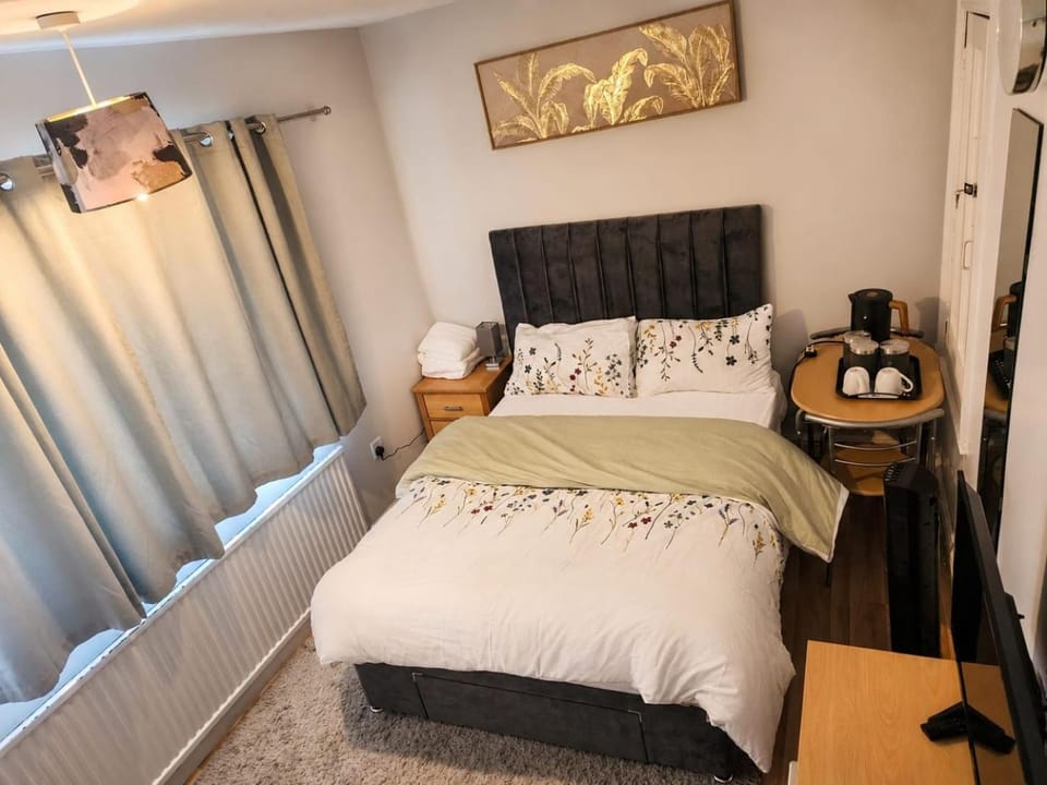 Elegant Double Room Vacation rental in Nottingham