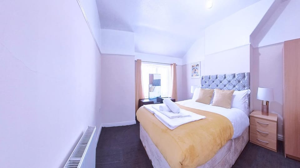 Bed, Photo of the whole room, Bedroom, furniture, wardrobe