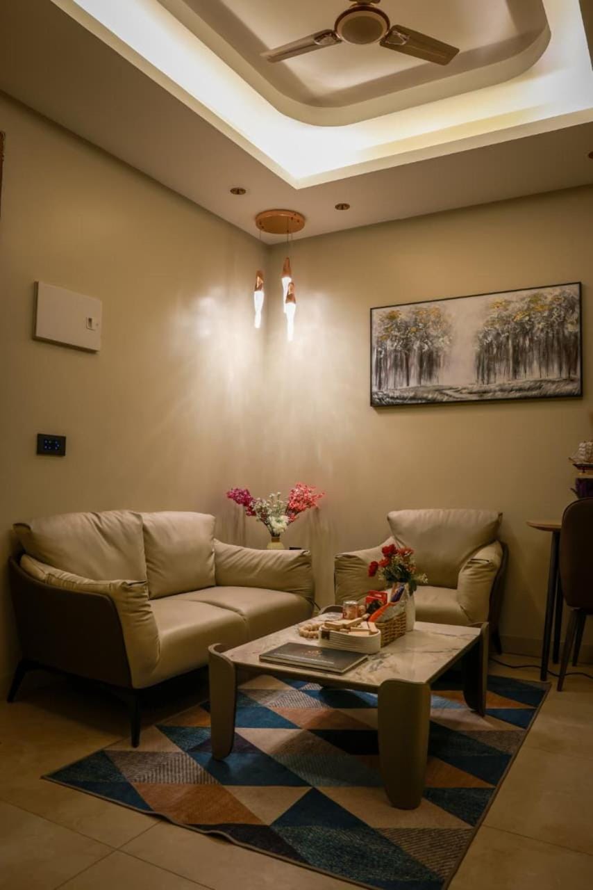 Elysian stays Apartment in Noida